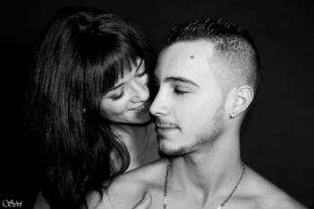 Photo couple amoureux regard famille noel sapin séance photo studio
