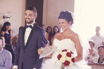 Photo mariage rire mariés mairie