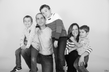 photographe pic saint loup montpellier hérault séance photo famille studio
