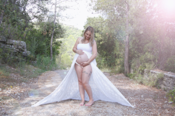 photographe pic saint loup montpellier hérault femme enceinte belle robe dans la foret