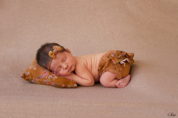 bébé fille nouveau-né photo photographe Hérault Pic saint loup montpellier photographe