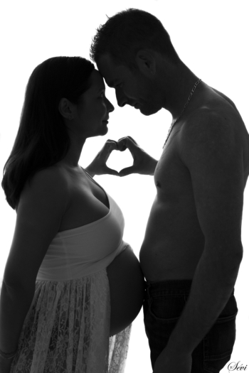 photographe pic saint loup montpellier hérault couple grossesse contre jour