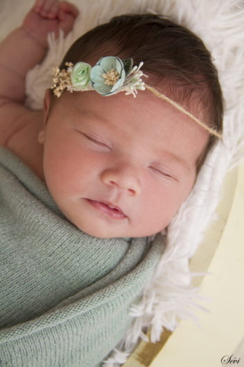 Pic saint loup montpellier photographe bébé fleur verte